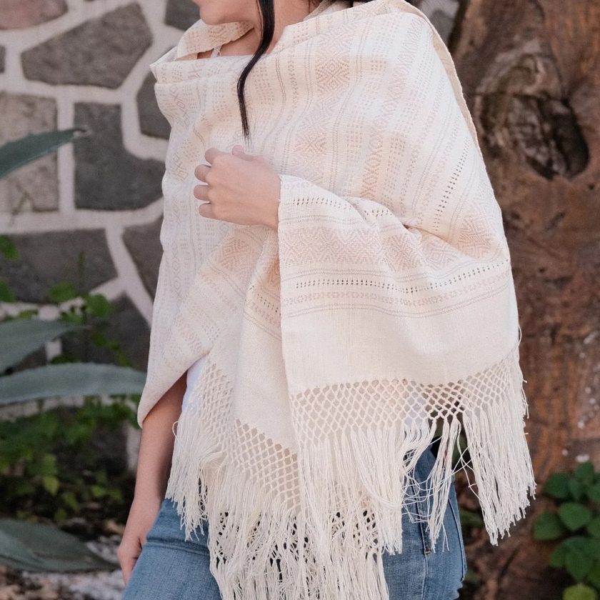 REBOZO-MEXICANO-HECHO-A-MANO-TEJIDO-EN-TELAR-DE-PEDAL-POR-ARTESANOS-DE-OAXACA-MEXICO