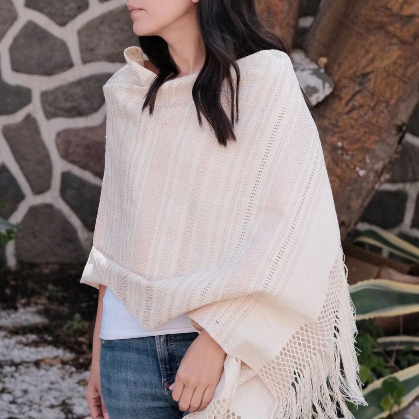 REBOZO-MEXICANO-HECHO-A-MANO-TEJIDO-EN-TELAR-DE-PEDAL-POR-ARTESANOS-DE-OAXACA-MEXICO